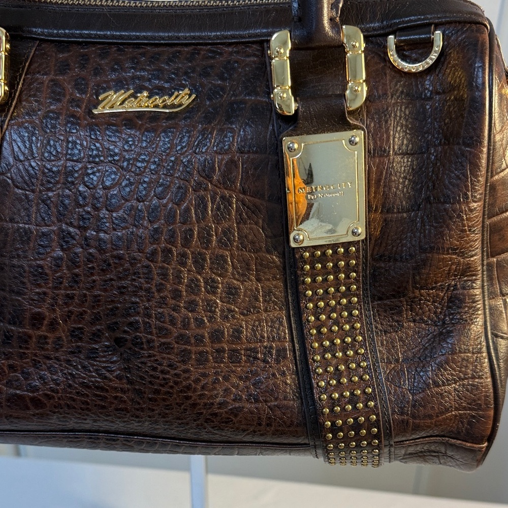 Metro City Brown Leather Tote Bag - Picture 6 of 16